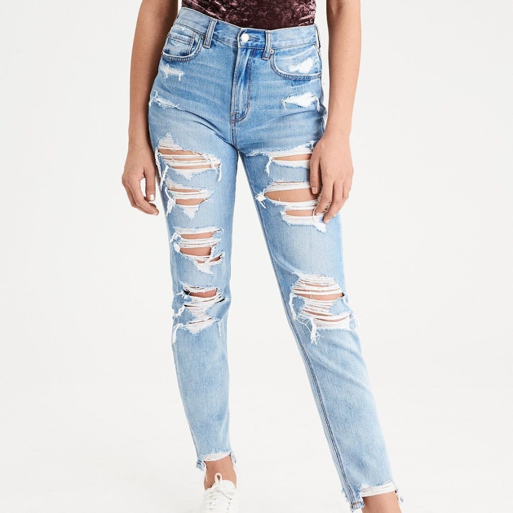 American Eagle Light Wash Destroyed Mom Jeans, 6